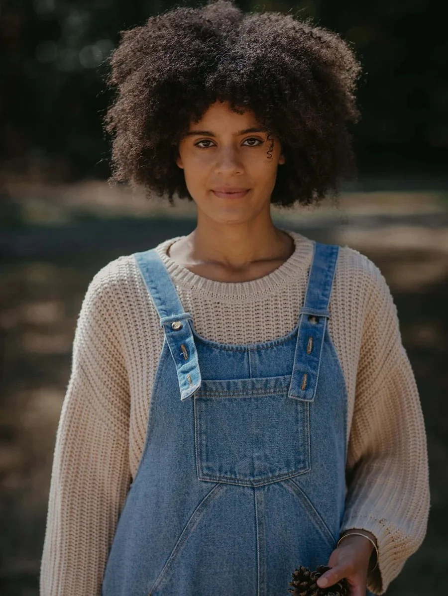 The Oversized Denim Dungaree für Damen – Lässiger Bio-Jeans